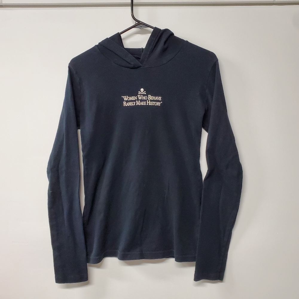 Long sleeve black lightweight hooded shirt